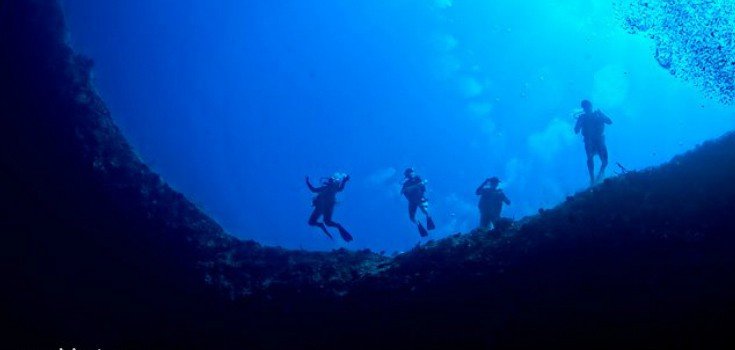 Diving the Lost Blue Hole at Bahamas