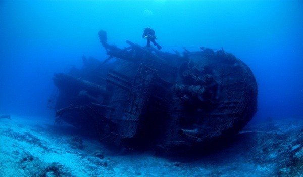 Theo's Wreck at Bahamas